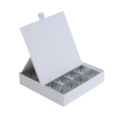 Chocolade verpakking Bonbon doosjes wit met zilver interieur 1